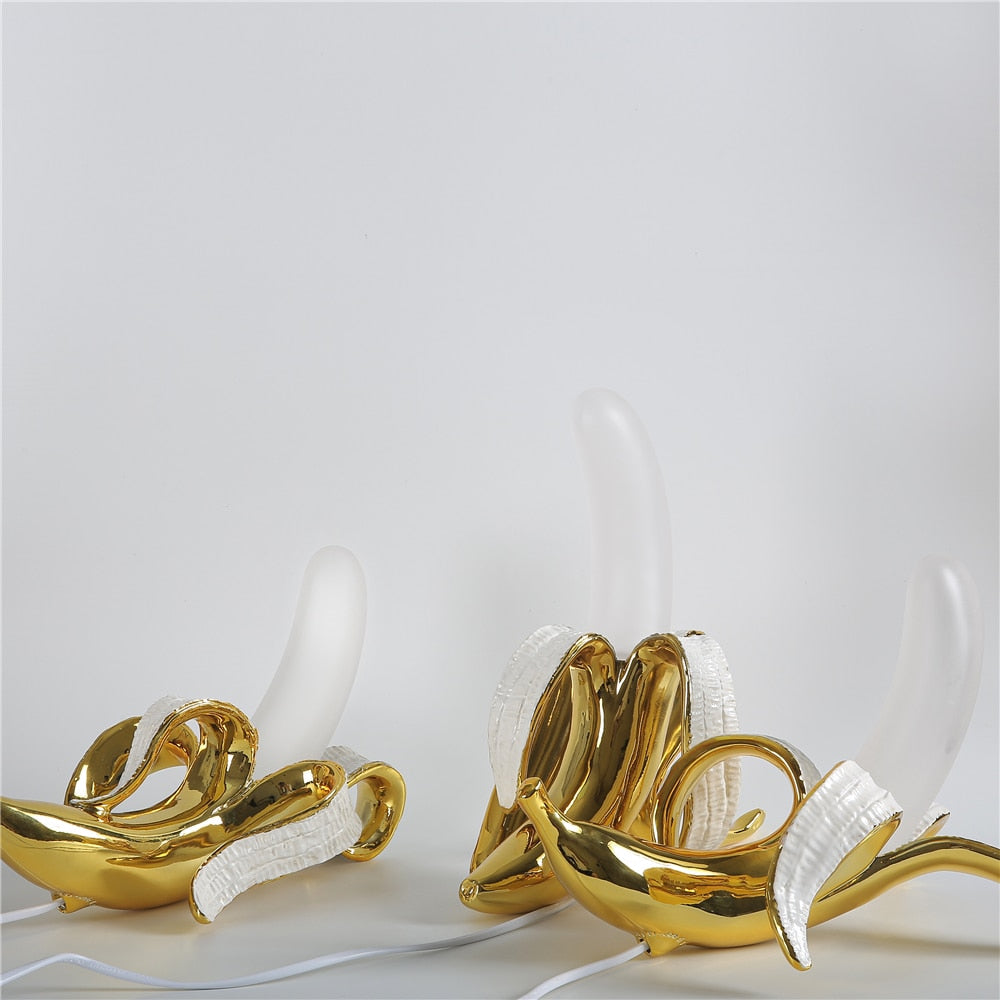 Rynx | Chiquita Charm - Playful table lamp with banana and USB connection | Perfect addition to any home or office
