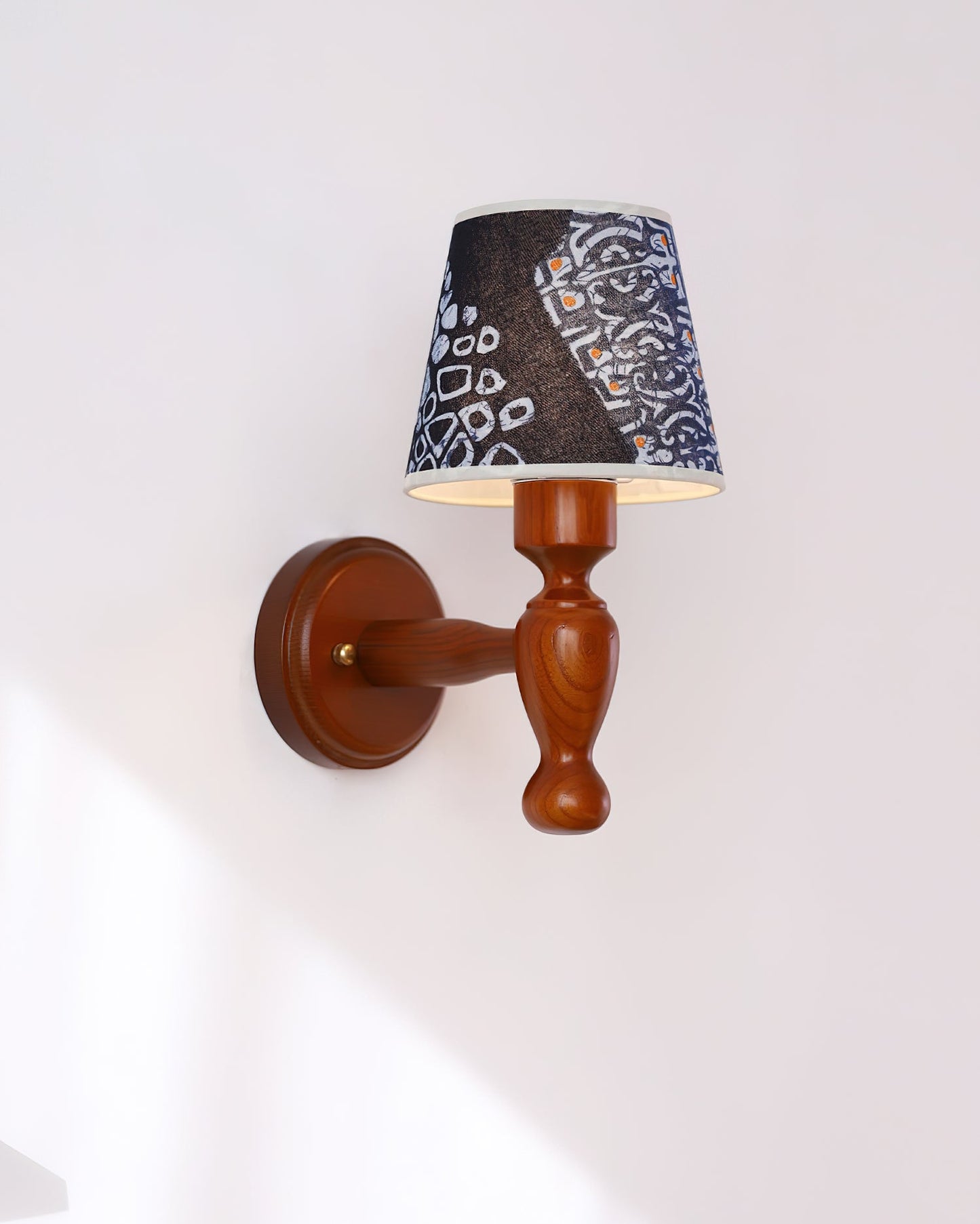 Rynx | Kuli Wood Wall Lamp