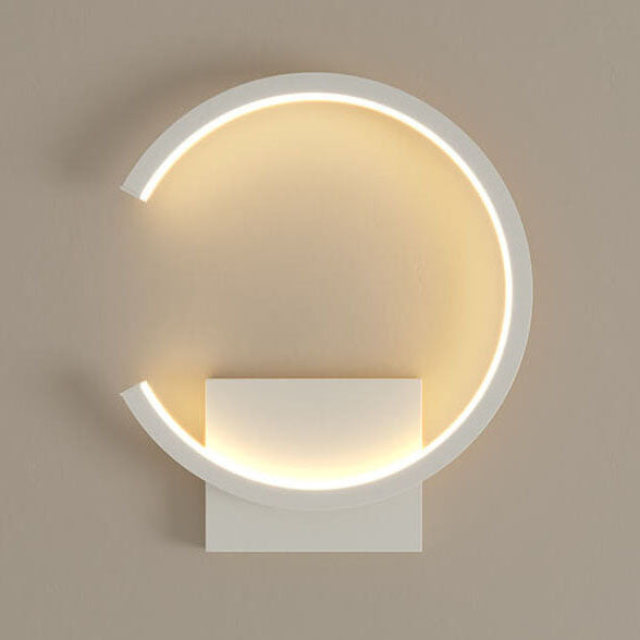 Rynx | Minimalist round LED wall lamp with arm, 1 light