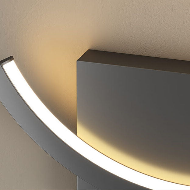 Rynx | Minimalist round LED wall lamp with arm, 1 light