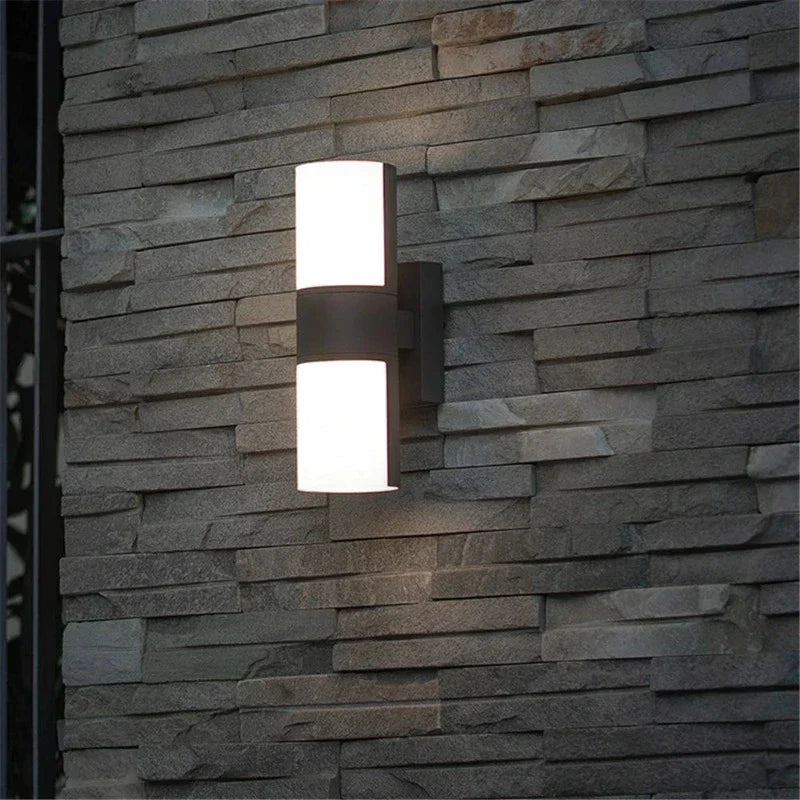 Rynx | LichtStijl - LED Outdoor Wall Lamp for Modern Gardens