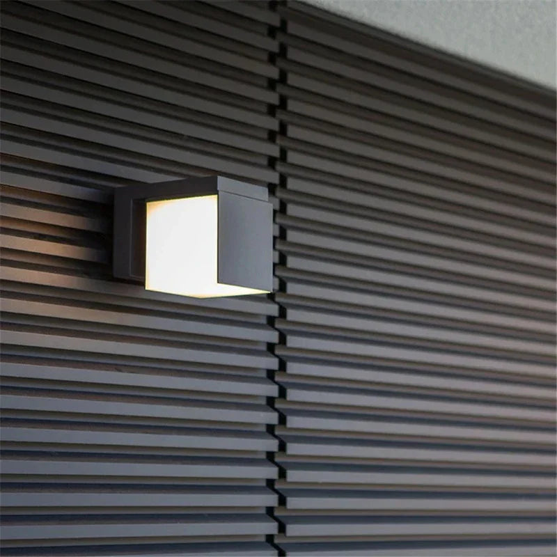 Rynx | LichtStijl - LED Outdoor Wall Lamp for Modern Gardens