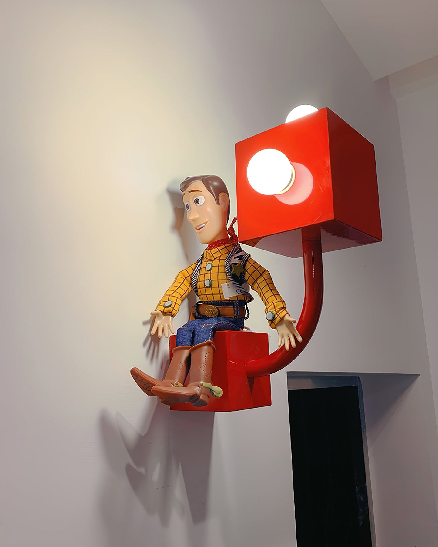 Rynx | Red Cube Wall Lamp