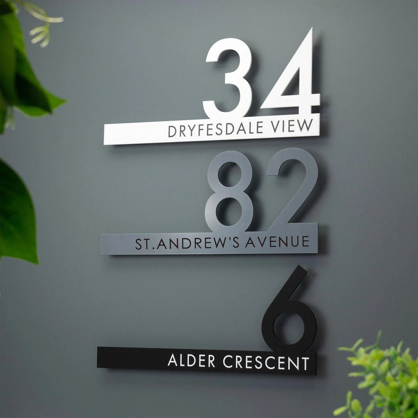 Rynx | Personalized elegant acrylic house number sign - modern and weatherproof