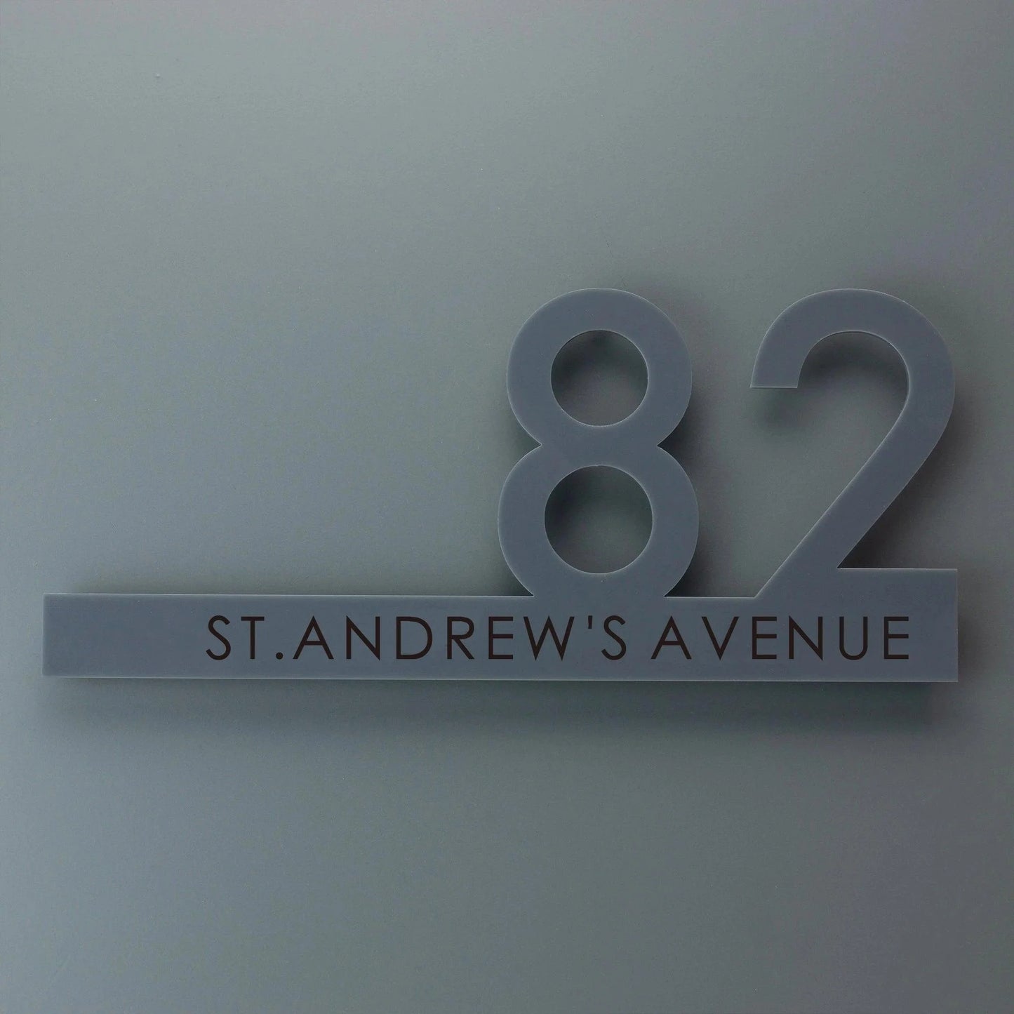 Rynx | Personalized elegant acrylic house number sign - modern and weatherproof