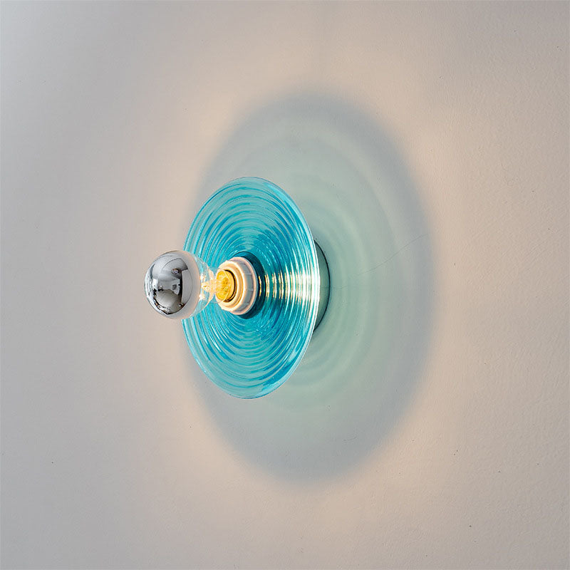 Rynx | Timeless glass wall lamp for versatile lighting