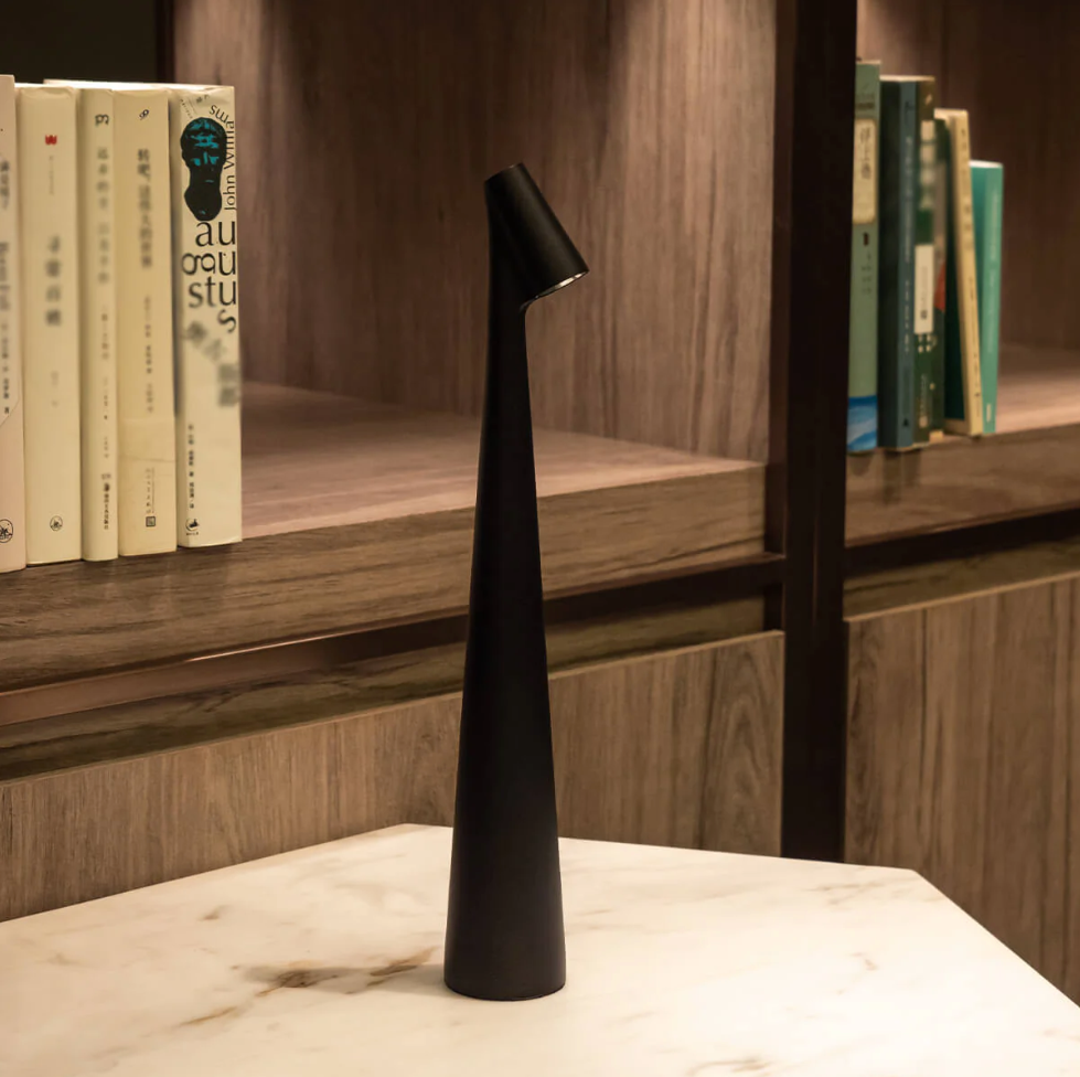 RYNX | Nordic Minimalistic Design Table Lamp – Wireless - Led - Versatile Usage