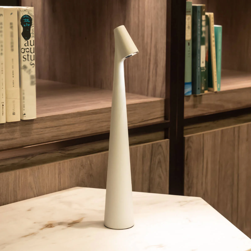 RYNX | Nordic Minimalistic Design Table Lamp – Wireless - Led - Versatile Usage