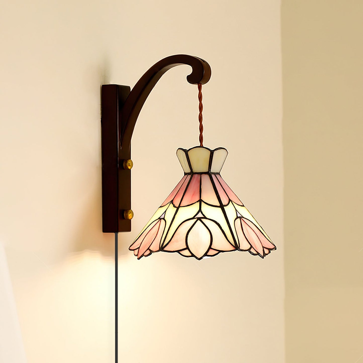 Rynx | Serena Tiffany Plug In Wall Lamp