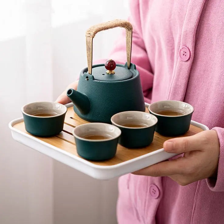 Rynx for Japanese tea travel in ceramics