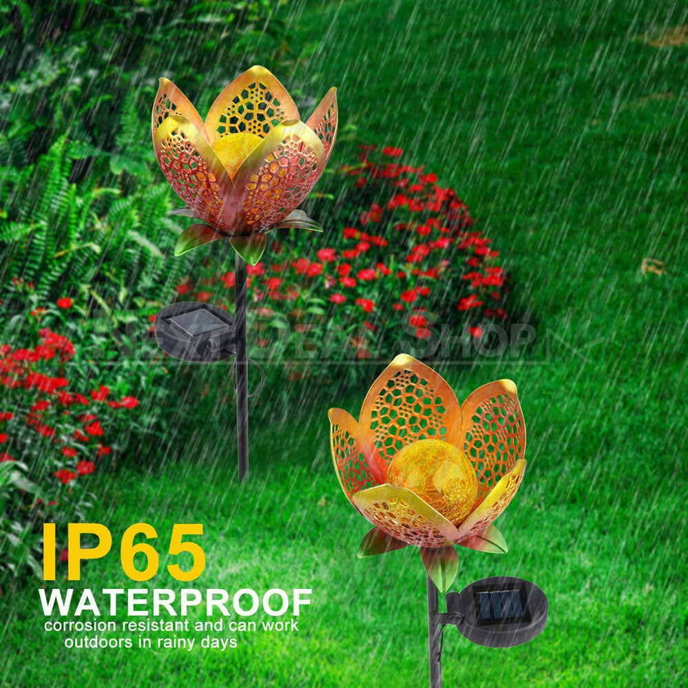 Rynx | Solar-powered metal flower pot lamp