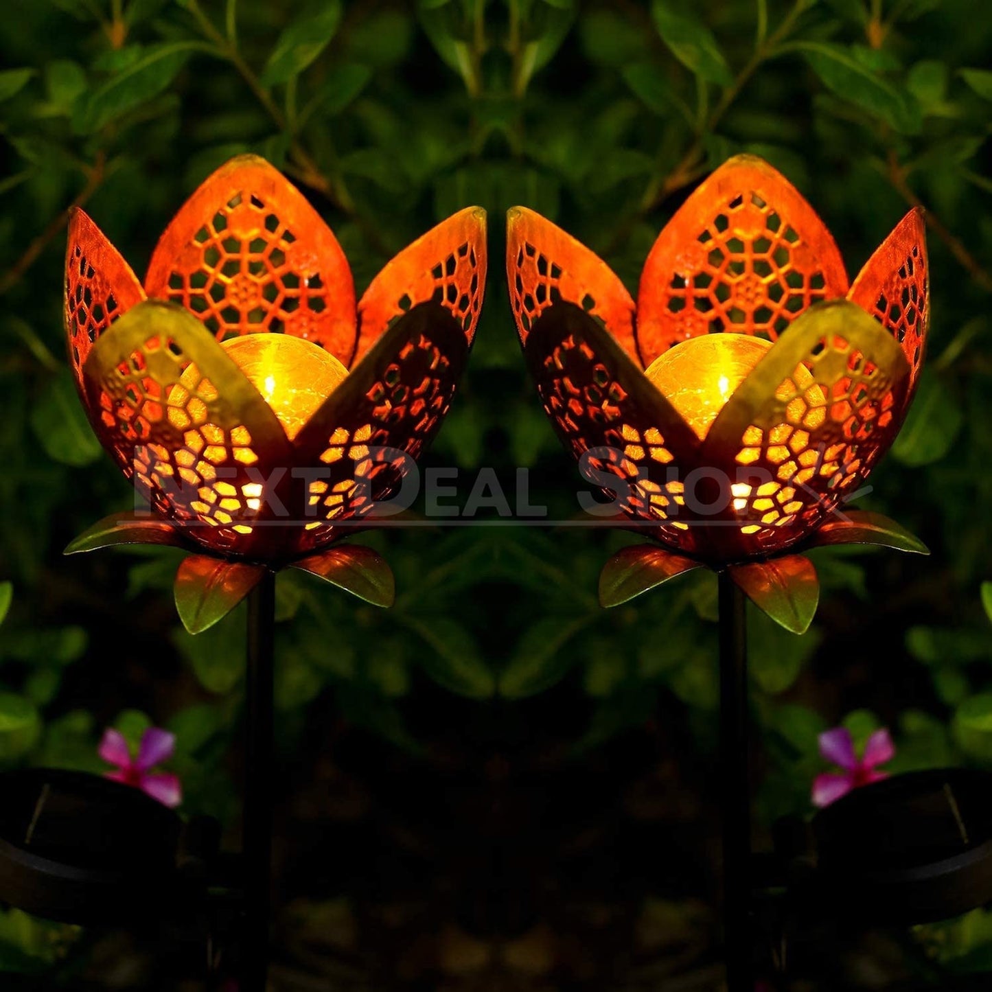Rynx | Solar-powered metal flower pot lamp