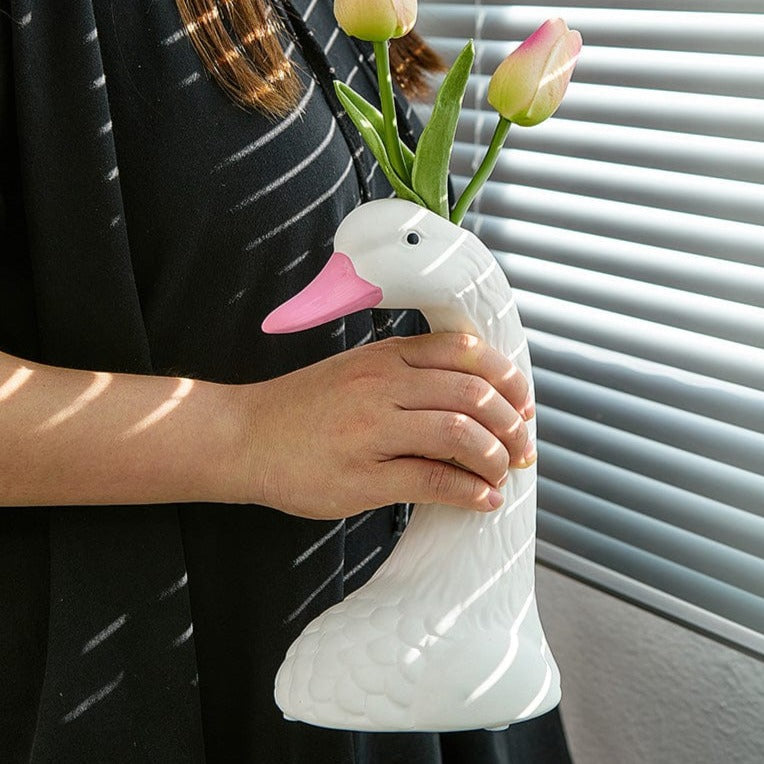 Rynx | Swan Head Vase