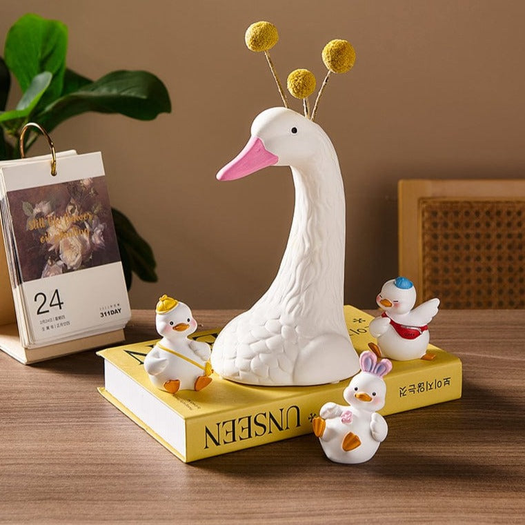 Rynx | Swan Head Vase