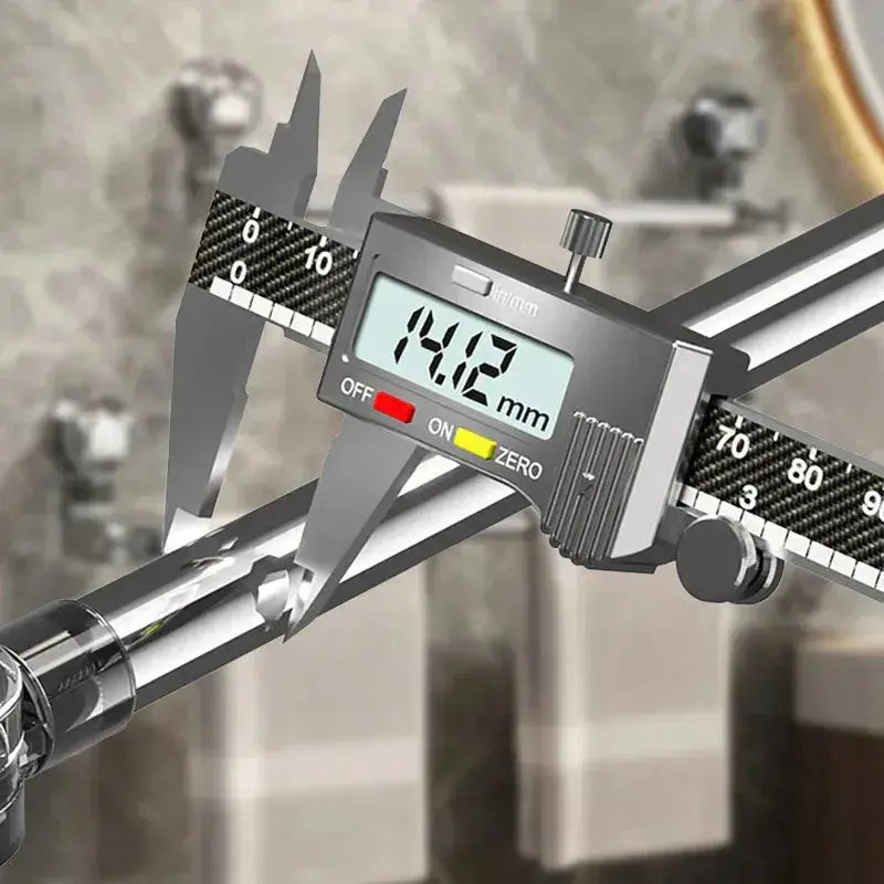 Rynx | Adjustable Towel Holder