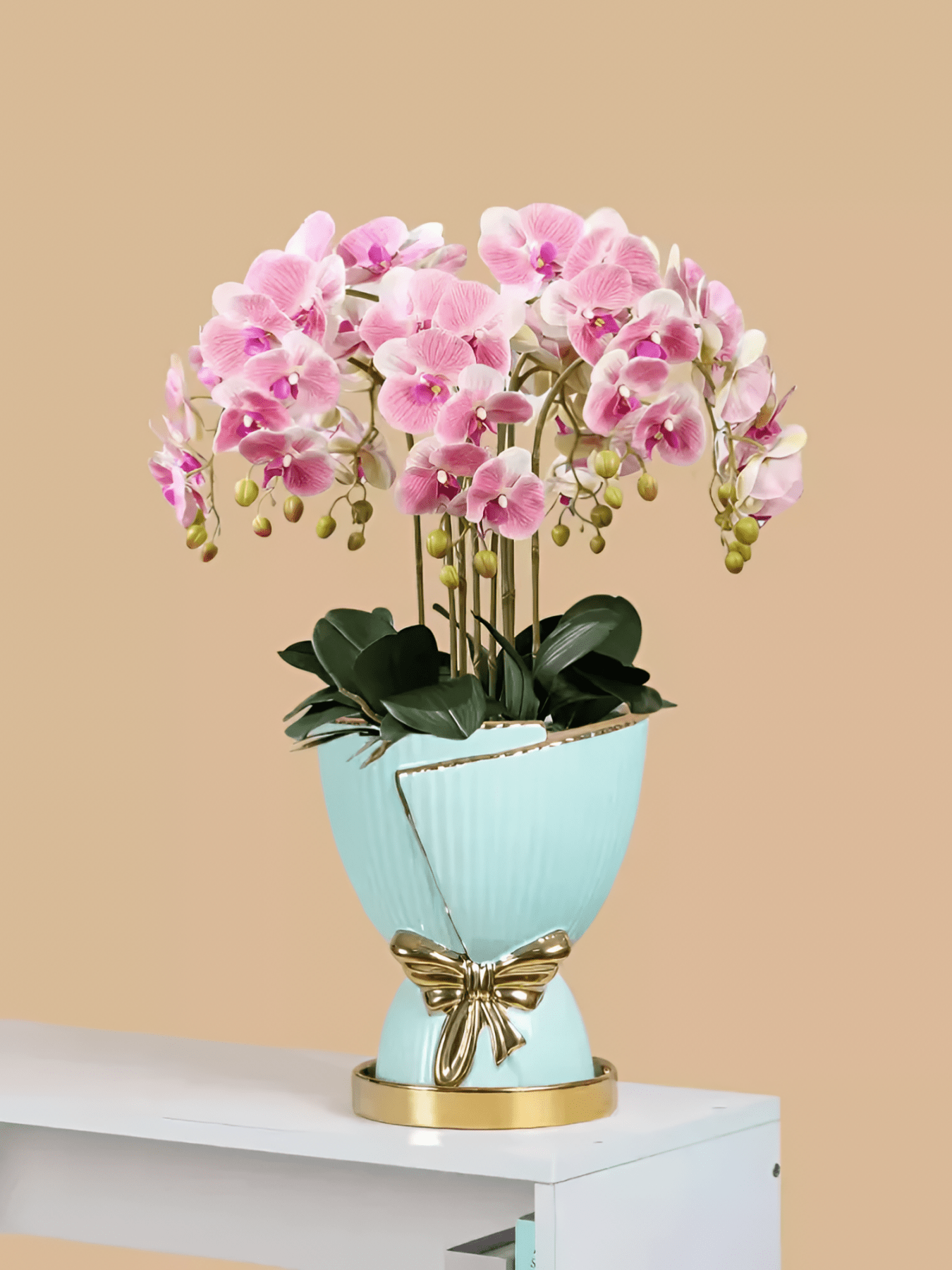 Rynx | BOLD BOW VASE | MODERN VASE