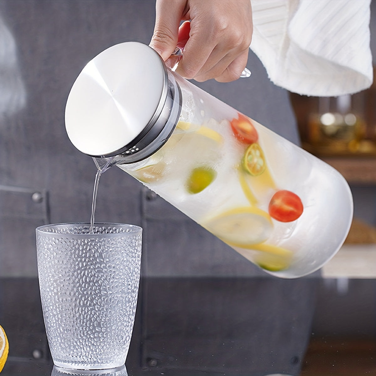 Rynx | Water Pitcher with Lid – 37.1oz/54.1oz Heavy Duty Drink Pitcher – Stainless Steel or Wooden Lid – Ideal for Juice, Bubble Tea, Summer Drinks – Kitchen and Home