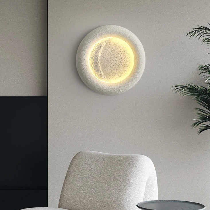 Rynx | LunaGlow circular wall lamp - elegant and modern design