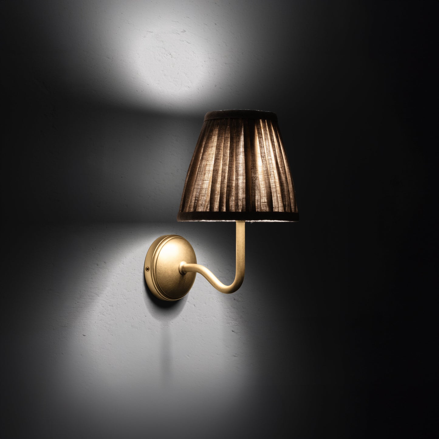 Rynx | Malvern Small Wall Lamp Pleated Natural Beige - Antique Brass