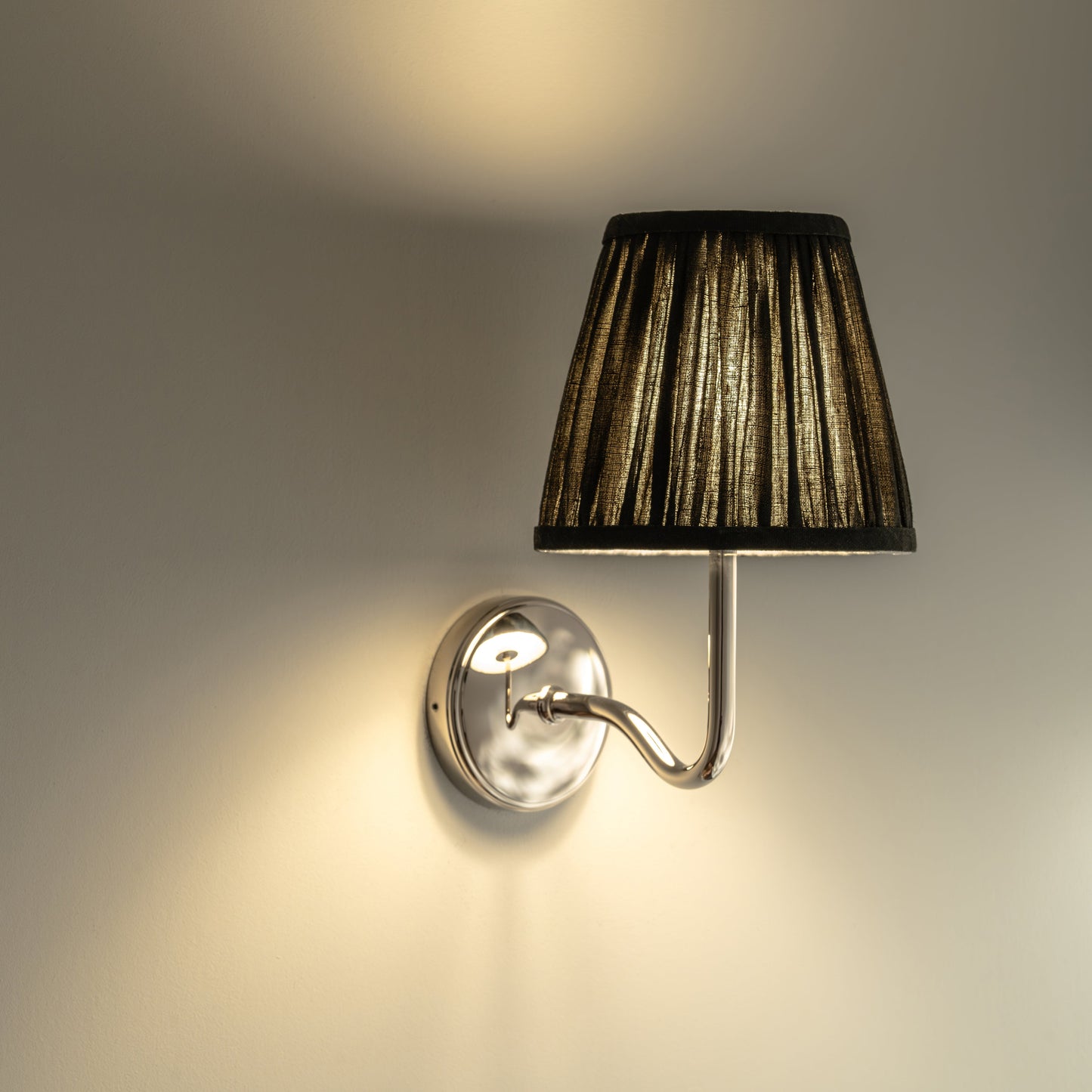 Rynx | Malvern Small Wall Lamp Pleated Deep Green - Polished Nickel
