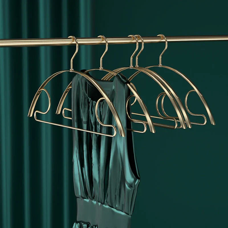 Rynx | PerfectHolder - Elegant hangers with wide shoulders and trouser bar