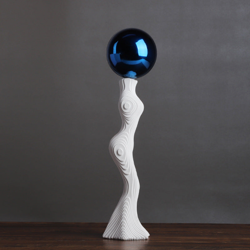 Rynx | Gigi Gradeful Girl Statues