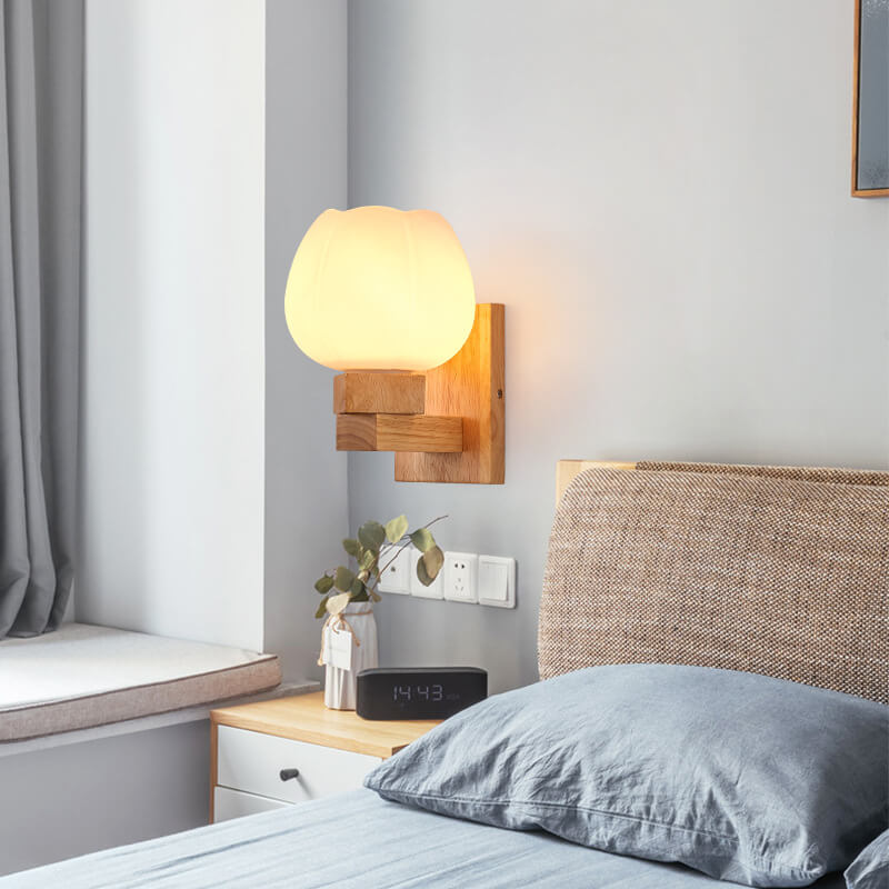 Rynx | Nordic Minimalist Wall Lamp with Glass and Wood