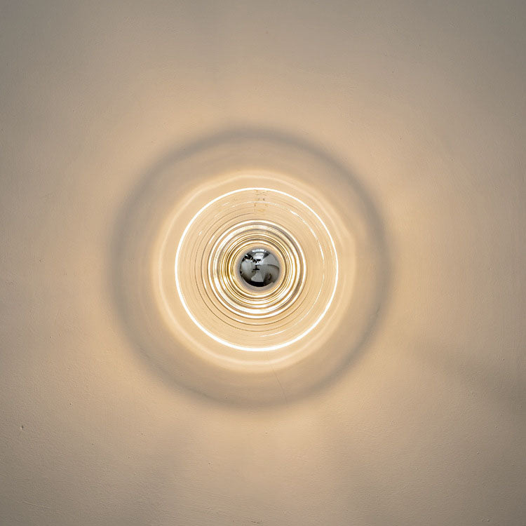 Rynx | Timeless glass wall lamp for versatile lighting