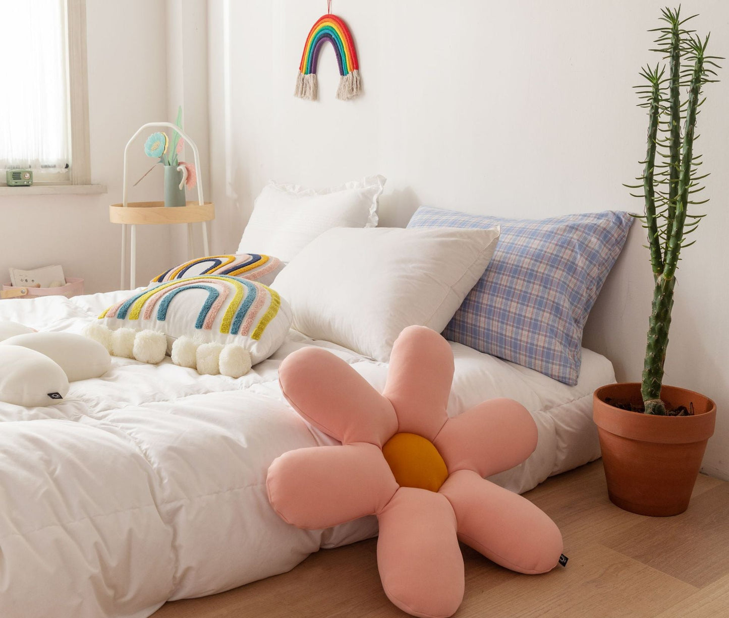 Rynx Daisy Flower Decorative Cute Cushion Pillow