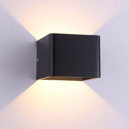 Rynx | LED-Mini-Square Wall Lamp in Aluminum
