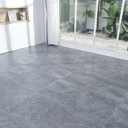 Rynx | Waterproof PVC flooring wood look self-adhesive fire-resistant PVC flooring