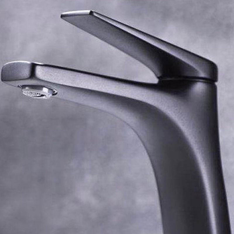 Rynx | Contemporary Copper Vessel Faucet Low Arc Vessel Faucet