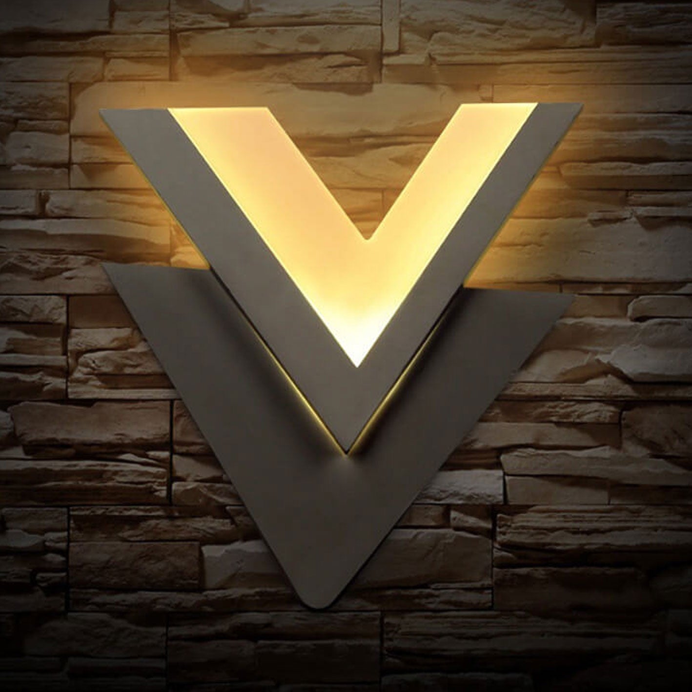 Rynx | Minimalist V-shaped LED wall lamp