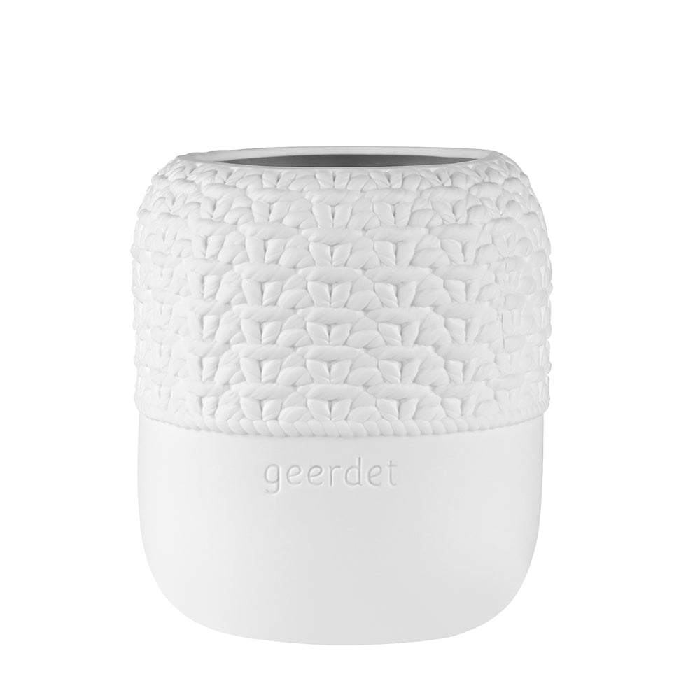 Rynx | Knit Vase Grounded