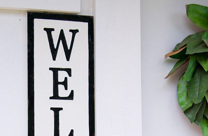 Rynx | Embossed Metal Daisy Welcome Sign