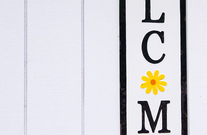 Rynx | Embossed Metal Daisy Welcome Sign