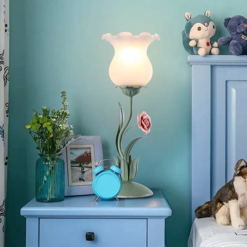 Rynx | FloraLight - Light up your nightstand with the FloraLight table lamp