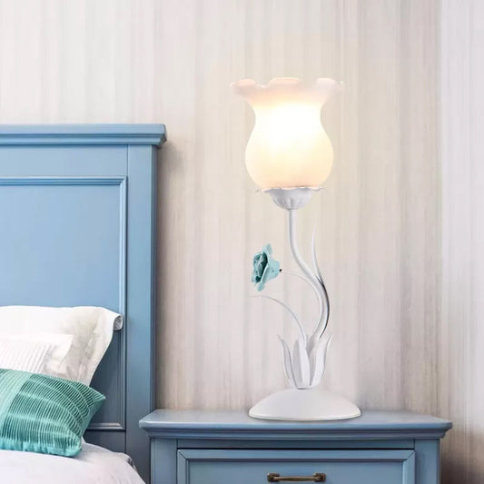 Rynx | Florvia – Have-inspired table lamp made of frosted glass