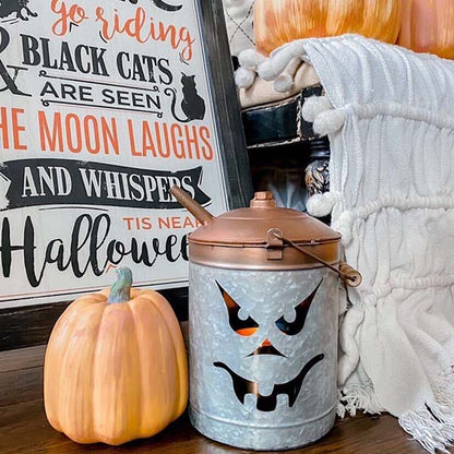 Rynx | Oil can Jack-O-Lantern with copper lid