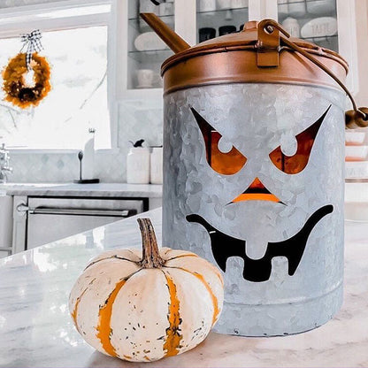 Rynx | Oil can Jack-O-Lantern with copper lid