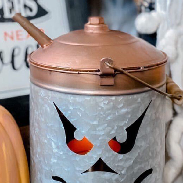 Rynx | Oil can Jack-O-Lantern with copper lid