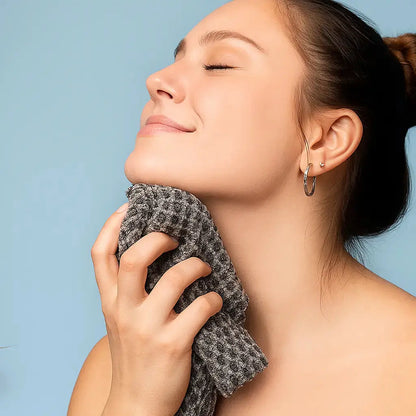 Rynx | Peeling Shower Towel with Silver Ions – Deep Cleaning & Gentle Exfoliation
