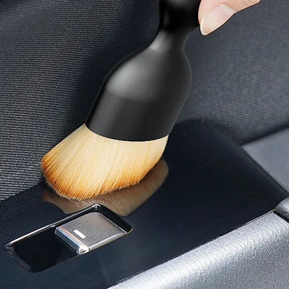 Rynx | Auto cleaning brush with soft bristles