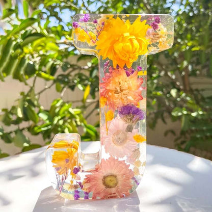 Rynx | Night light made of resin with floral pattern