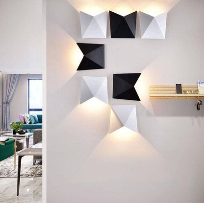 Rynx | Modern minimalist Origami-LED wall lamp with 1 light