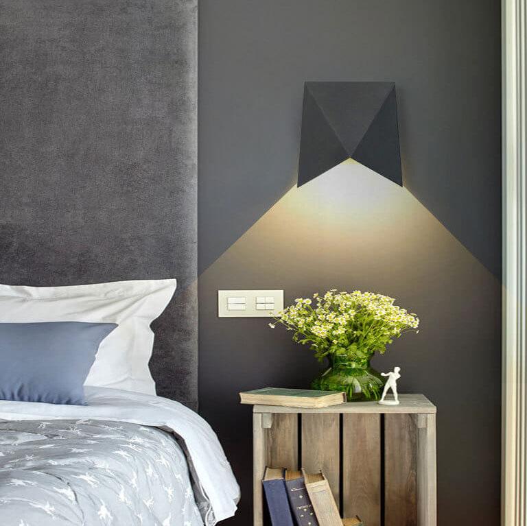 Rynx | Modern minimalist Origami-LED wall lamp with 1 light
