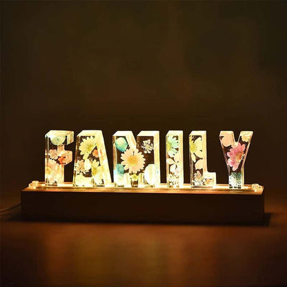 Rynx | Night light made of resin with floral pattern