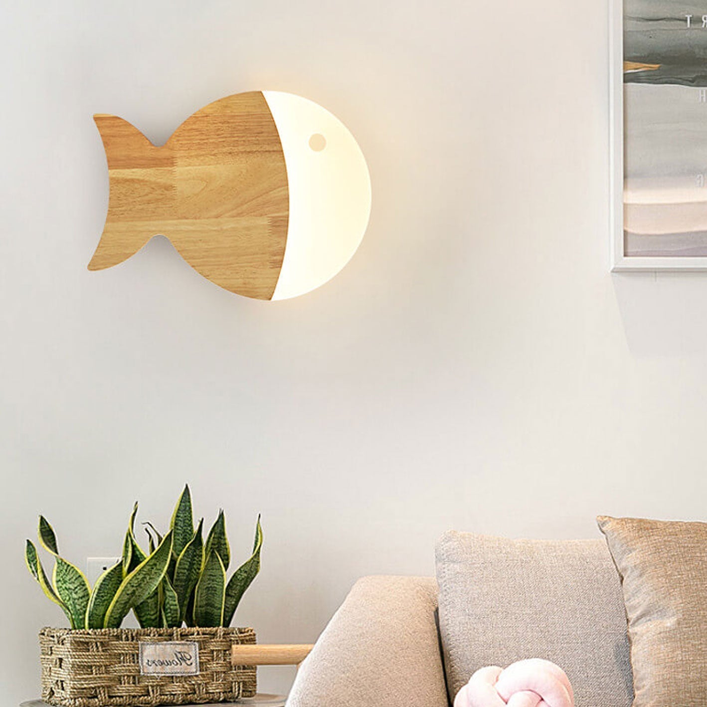 Rynx | Fynnora Nordic Wall Lamp | Oak & Acrylic | Minimalist Fish Design | LED Lighting