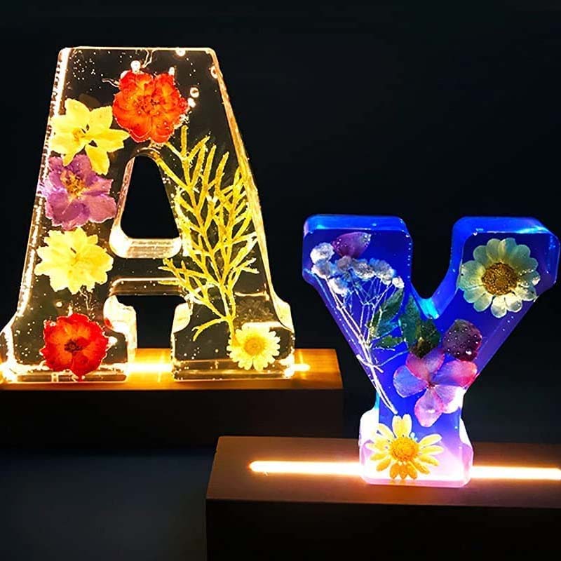 Rynx | Night light made of resin with floral pattern