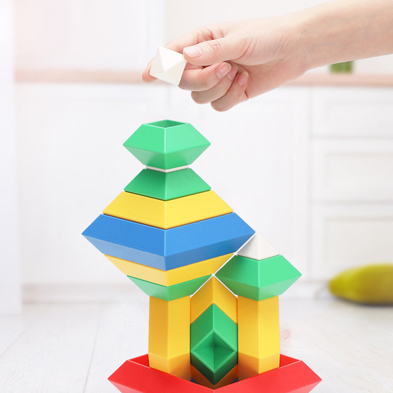 Rynx | Pyramids that stack the blocks